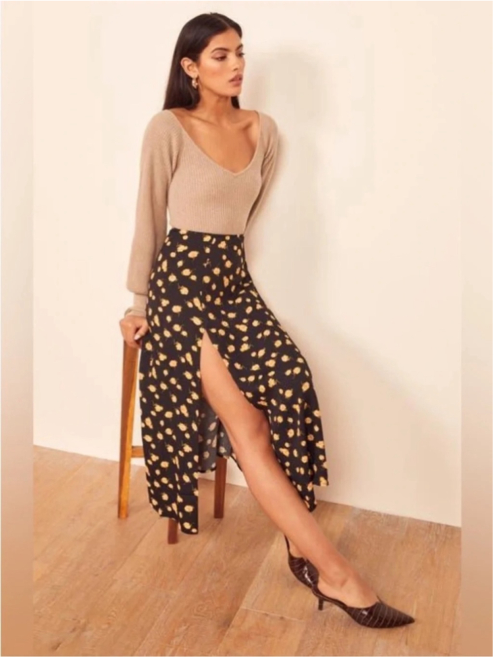 Reformation Zoe Side-Slit Midi Skirt in Amy Print Size 12 Black Yellow Floral